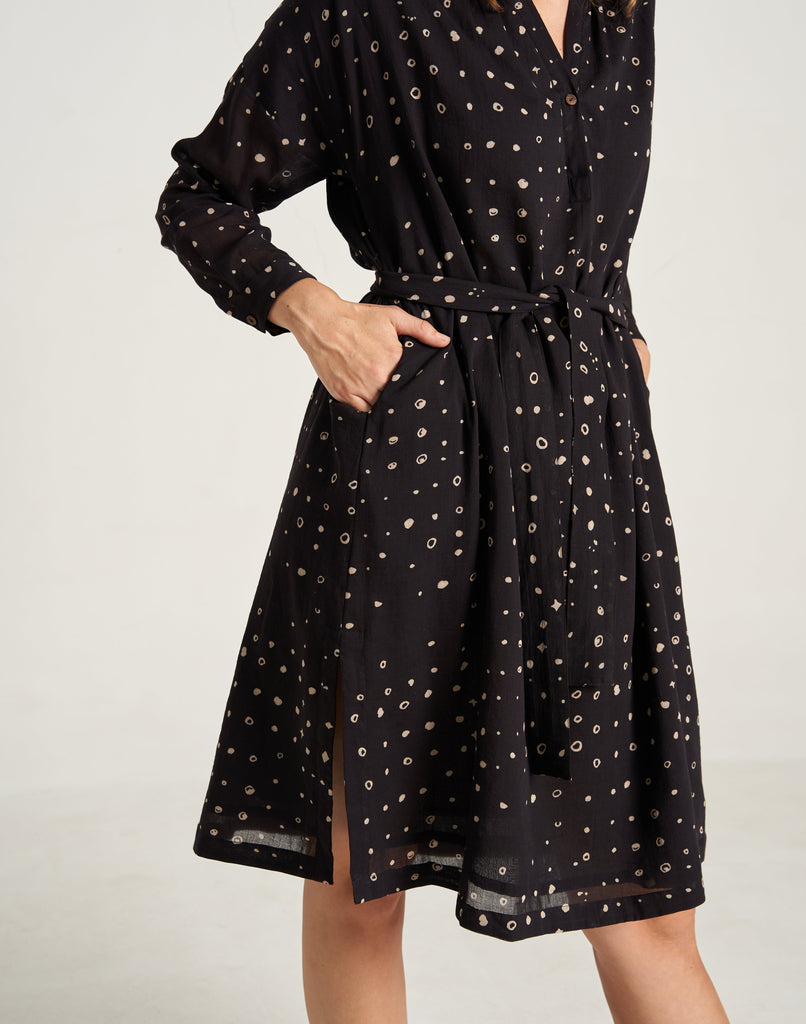 Side Pockets Cribble Oversized Dress For Women At World of Crow