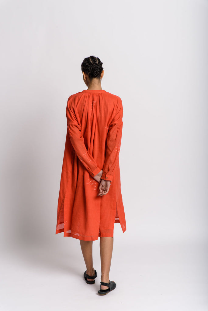 Vibrant orange anti-fit tunic, sustainable fashion companies, sustainable shopping brands, organic cotton clothing, organic women's clothing, organic cotton sweatpants women's, organic cotton sweatshirt women's, 100 organic cotton clothing made in us, affordable organic cotton clothing, minimalist women's fashion brands, bare minimum clothing