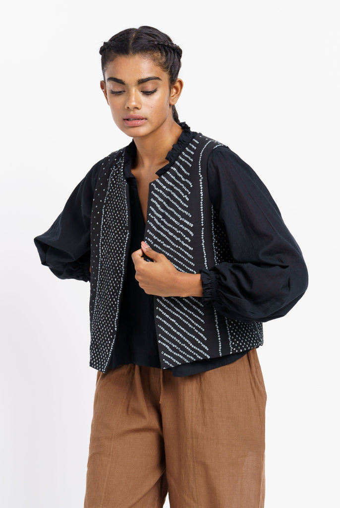 Tie-dye black waist cotton coat, ethical sustainable clothing, ethical women's clothing brands, organic cotton and hemp clothing, organic cotton basics, organic fashion clothing, organic natural fiber clothing, all cotton women's clothing, women's cotton clothing online, how to start a minimalist wardrobe, minimal aesthetic clothing